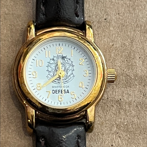 VINTAGE BRAZILIAN MINISTRY OF DEFENSE WATCH  WOMENS original back I ip tag